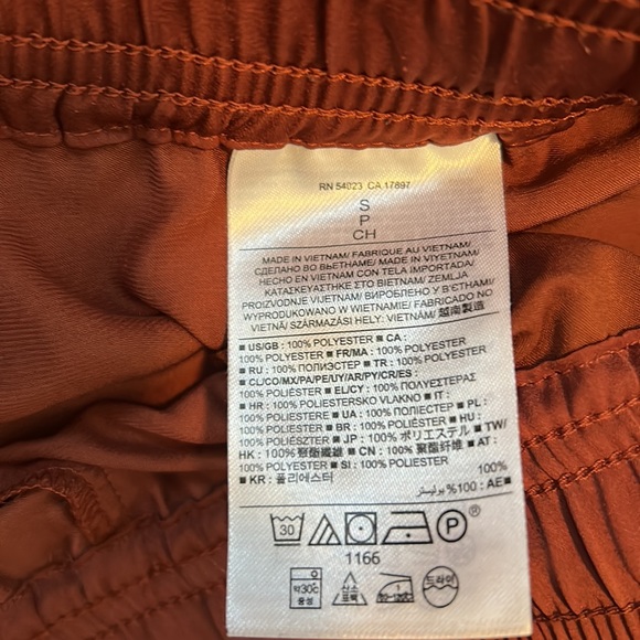 Banana Republic Satin Shorts - Picture 5 of 5